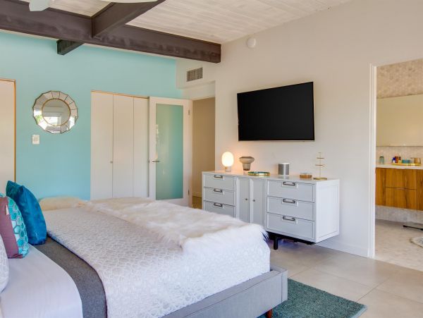 Palm Springs Home 990923