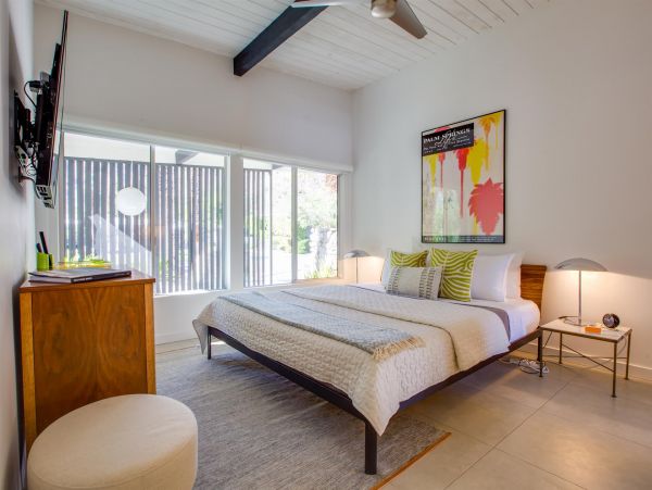 Palm Springs Home 990923