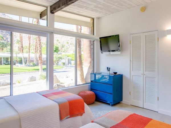 Palm Springs Home 990923