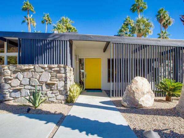Palm Springs Home 990923