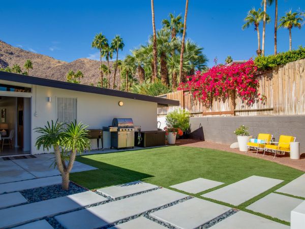 Palm Springs Home 990923