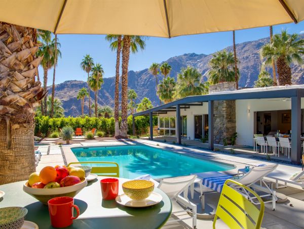 Palm Springs Home 990923