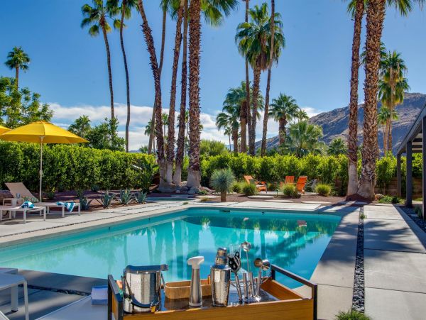 Palm Springs Home 990923
