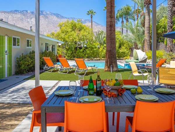 Palm Springs Home 990924