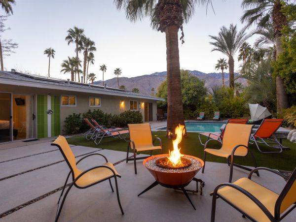 Palm Springs Home 990924