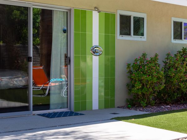 Palm Springs Home 990924
