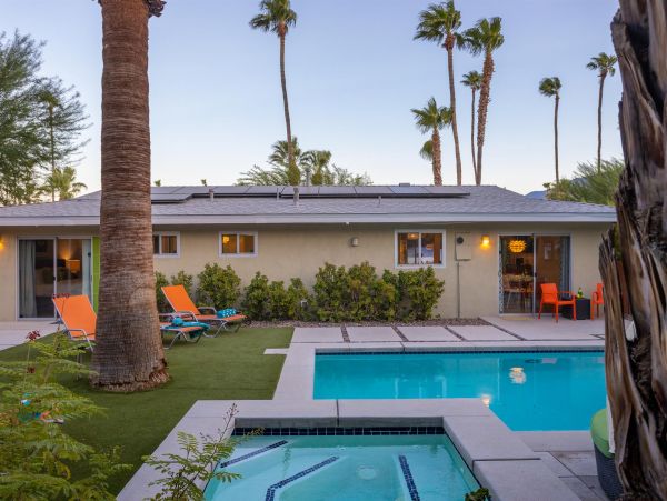 Palm Springs Home 990924