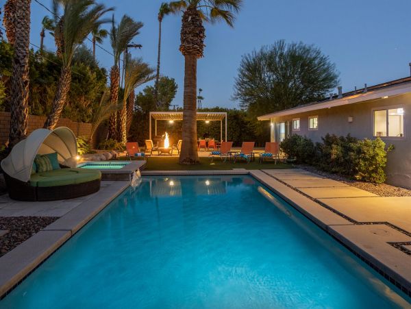 Palm Springs Home 990924
