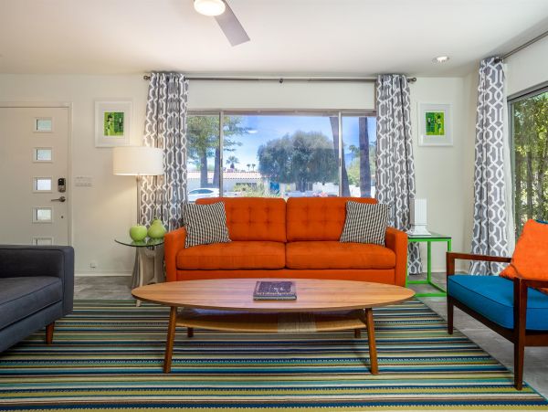 Palm Springs Home 990924