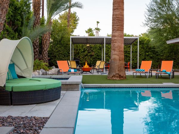 Palm Springs Home 990924