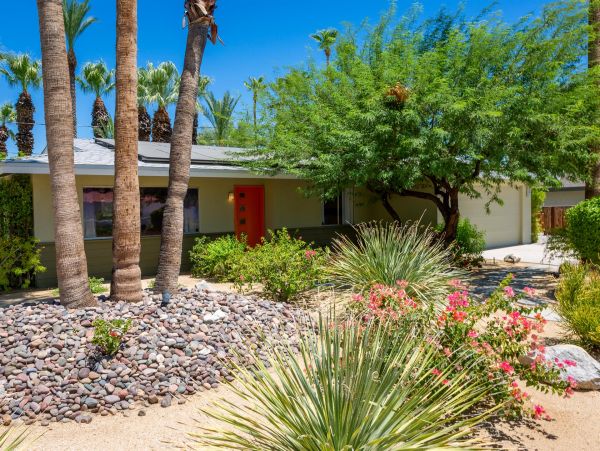 Palm Springs Home 990924