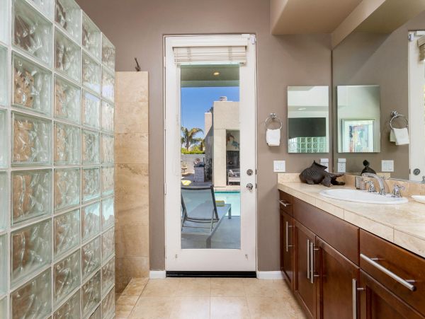 Palm Springs Home 990925