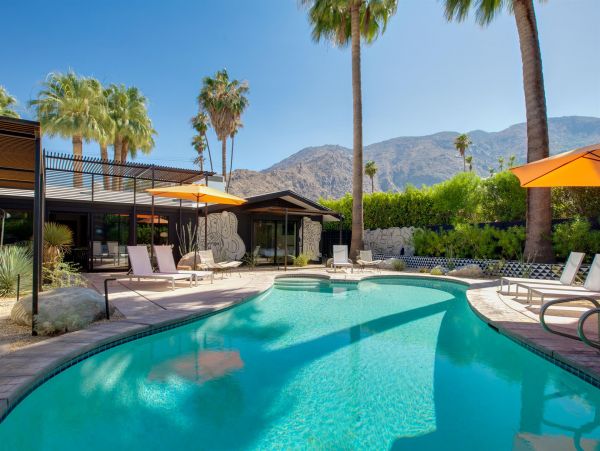 Palm Springs Home 990926