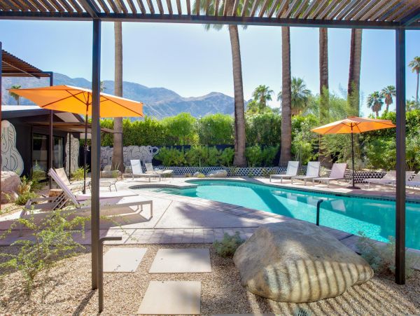 Palm Springs Home 990926