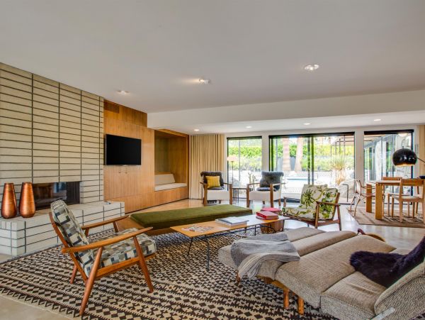 Palm Springs Home 990926