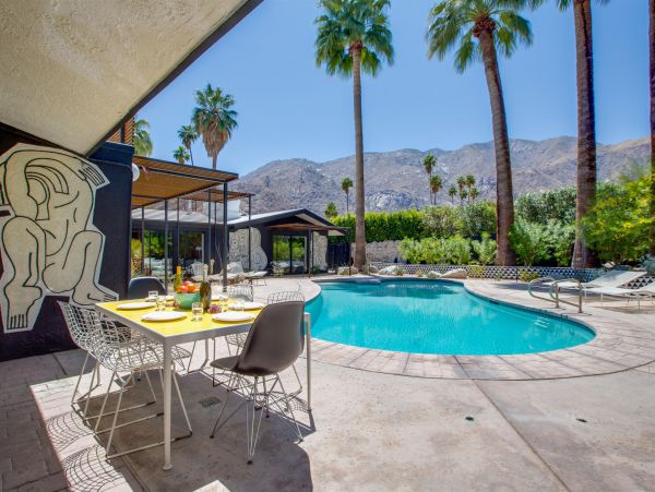 Palm Springs Home 990926