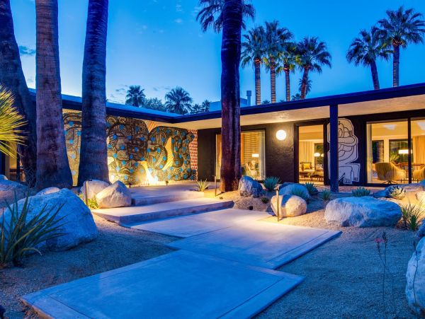 Palm Springs Home 990926