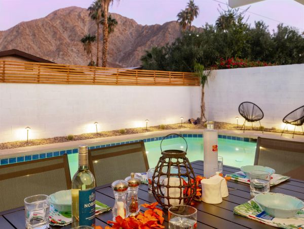 Palm Springs Home 990927