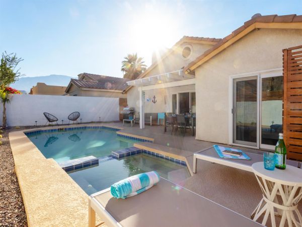 Palm Springs Home 990927