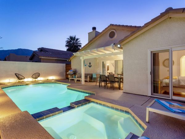 Palm Springs Home 990927