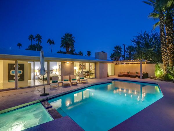 Palm Springs Home 990928