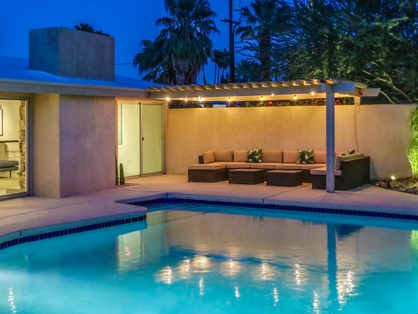 Palm Springs Home 990928
