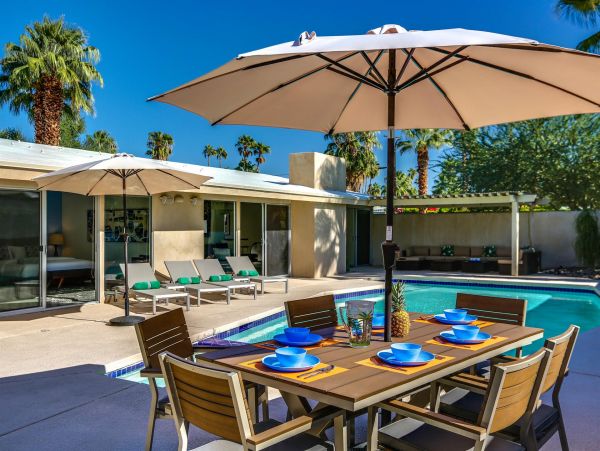 Palm Springs Home 990928
