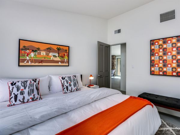 Palm Springs Home 990928