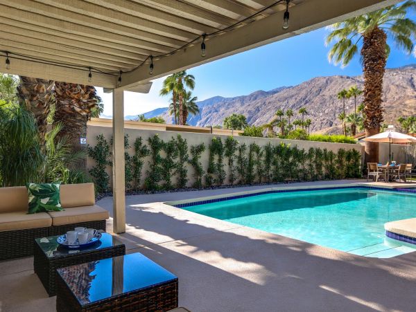 Palm Springs Home 990928