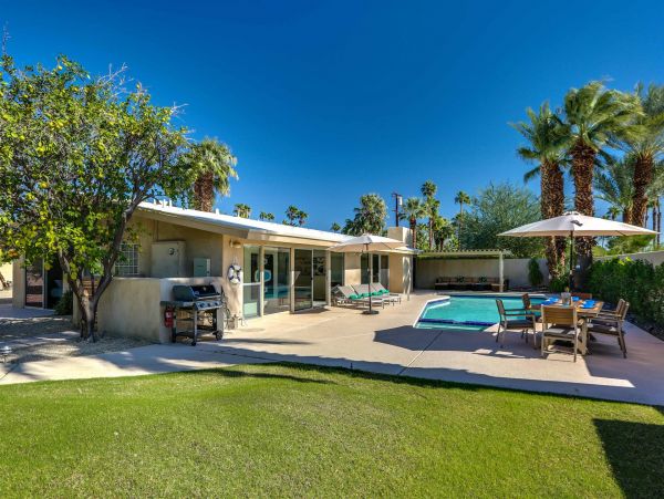 Palm Springs Home 990928