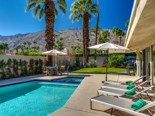 Palm Springs Home 990928