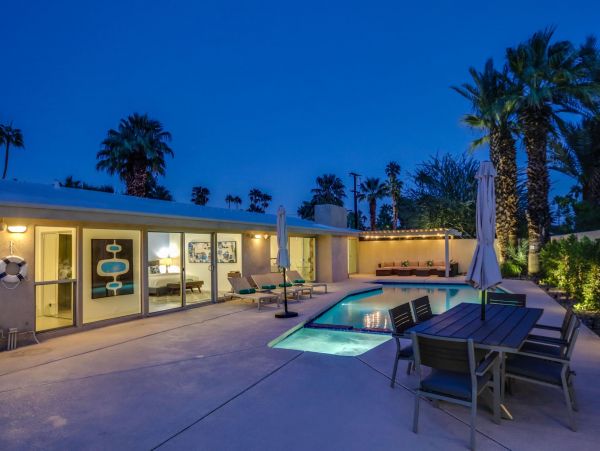 Palm Springs Home 990928