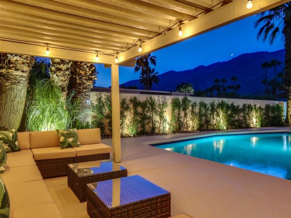 Palm Springs Home 990928