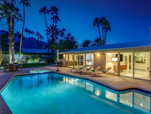 Palm Springs Home 990928