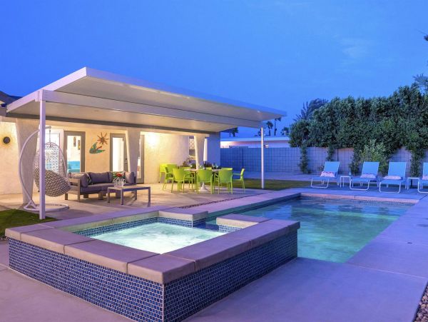 Palm Springs Home 990930