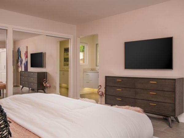 Palm Springs Home 990930