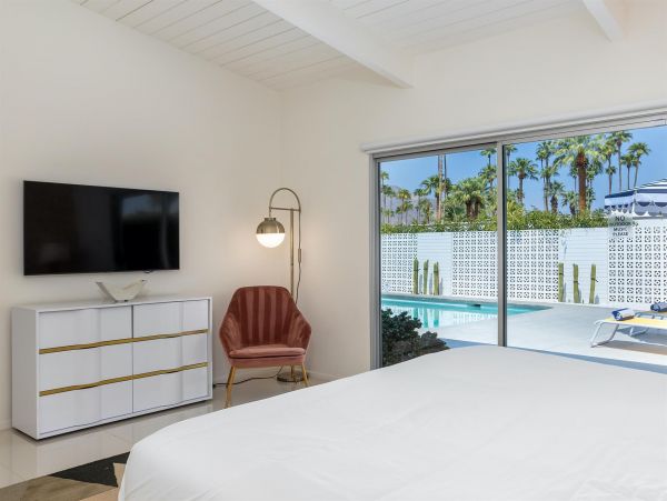 Palm Springs Home 990932