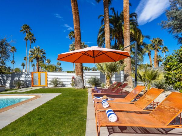 Palm Spring 3 Bedroom Home with Private Pool Sleeps 6