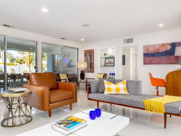 Palm Spring 3 Bedroom Home with Private Pool Sleeps 6