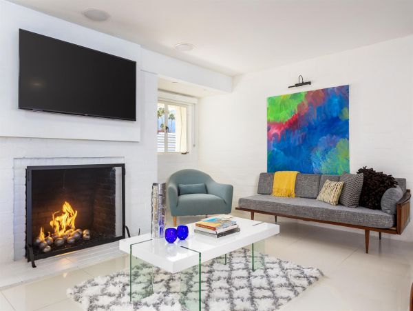 Palm Spring 3 Bedroom Home with Private Pool Sleeps 6
