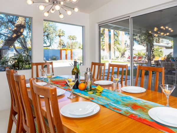 Palm Spring 3 Bedroom Home with Private Pool Sleeps 6