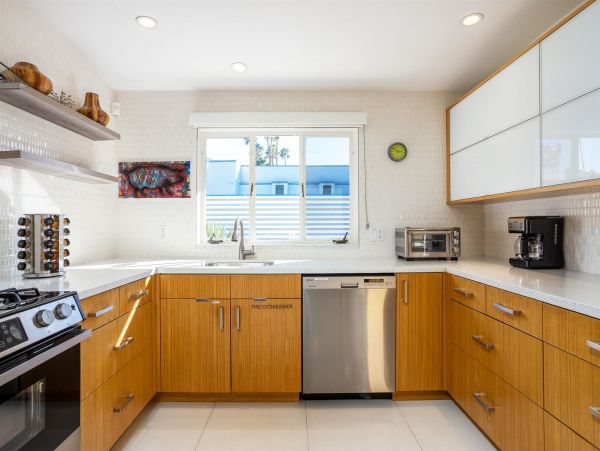 Palm Spring 3 Bedroom Home with Private Pool Sleeps 6
