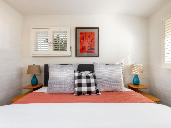 Palm Spring 3 Bedroom Home with Private Pool Sleeps 6