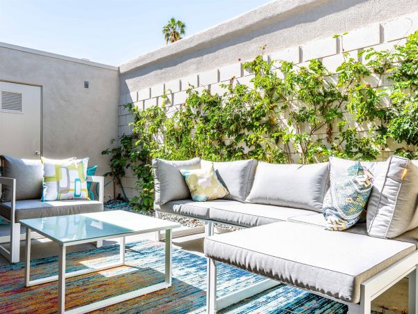 Palm Springs Home 990936