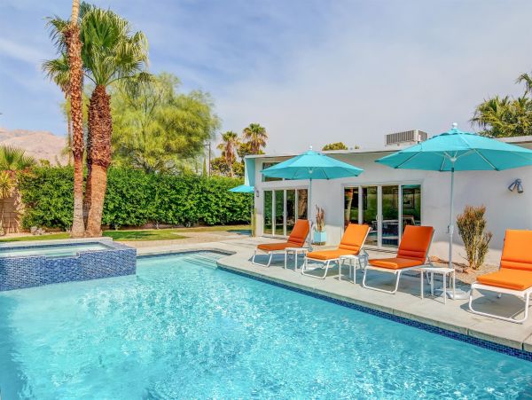 Palm Springs Home 990937