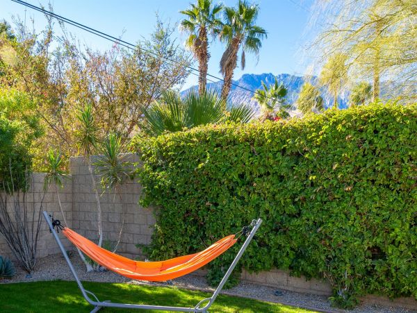 Palm Springs Home 990937