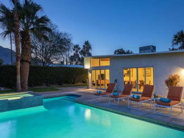Palm Springs Home 990937