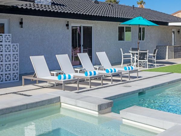 Palm Springs Home 990943