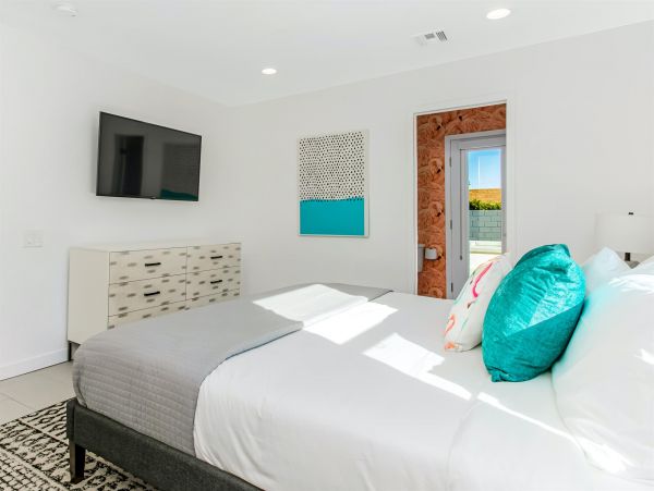 Palm Springs Home 990943