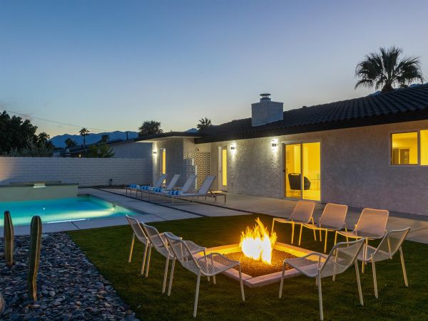 Palm Springs Home 990943